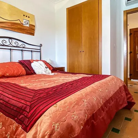 Inviting 3-bed In Near The Beach 빌라